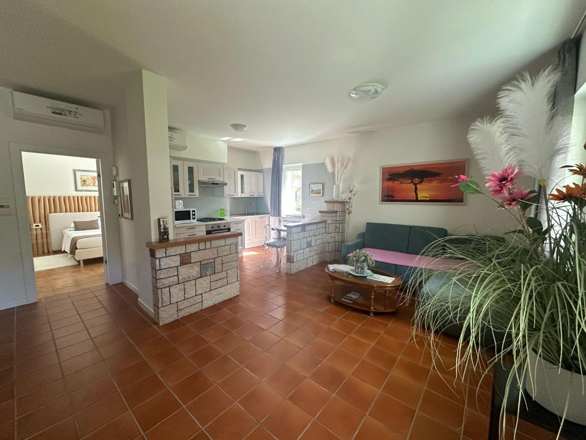Residence Villa Dalila - Appartamento Dalila Riva del Garda Exterior foto